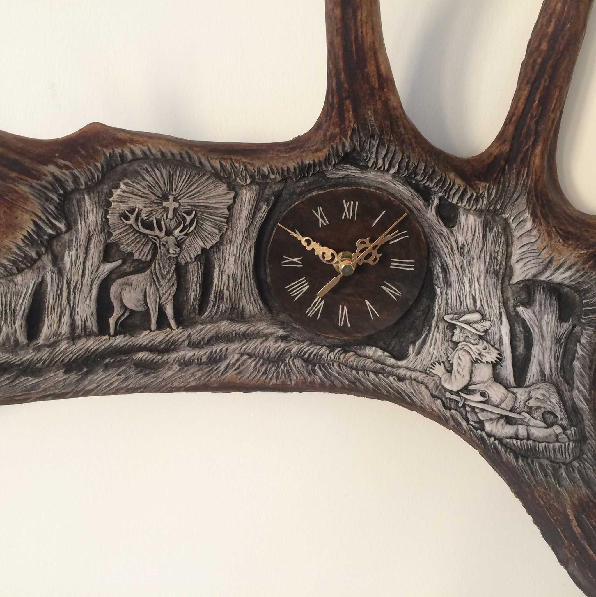 Moose antler sculpture with clock.