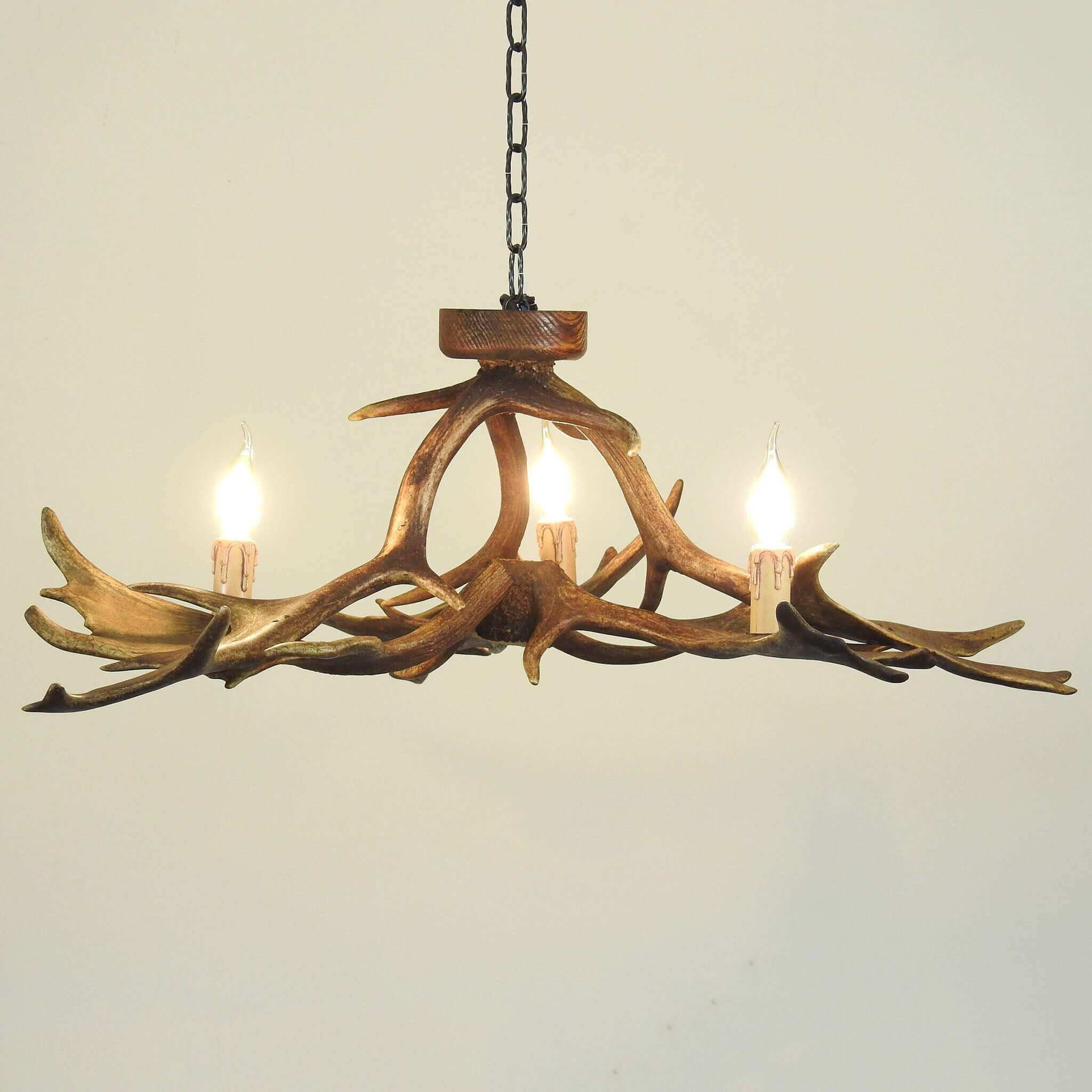 3 lights antler chandelier.